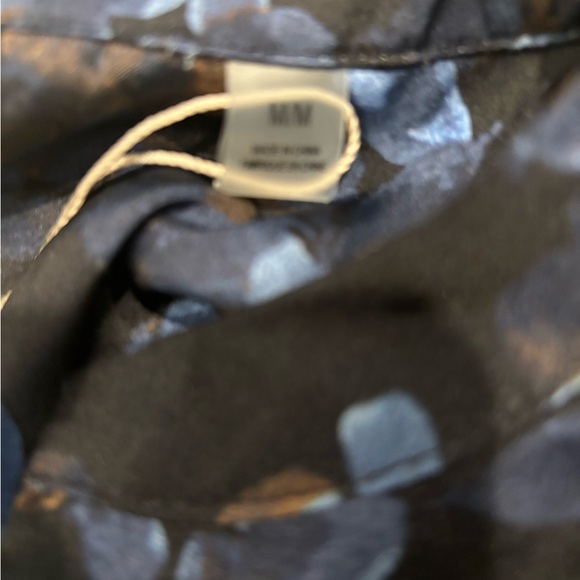 NWT Elie Tahari Floral Print Blouse size Medium - Picture 4 of 6